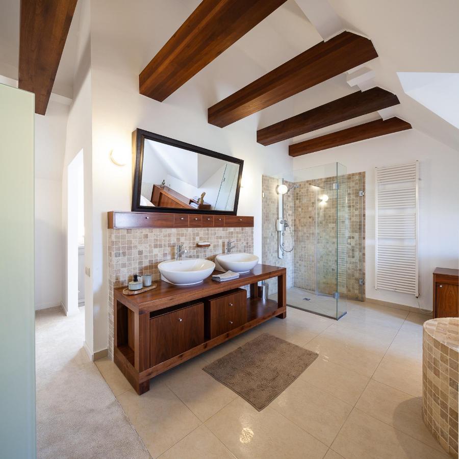 Silver Willow Luxury Apartment Шопрон Екстериор снимка