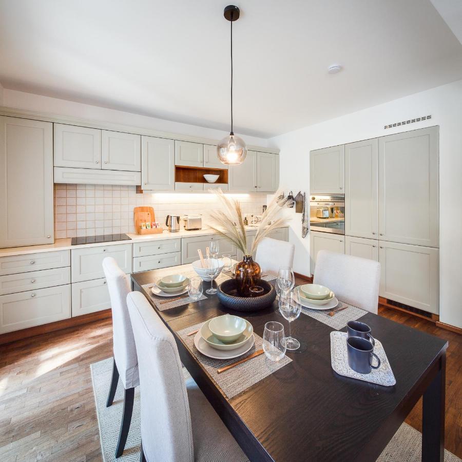 Silver Willow Luxury Apartment Шопрон Екстериор снимка