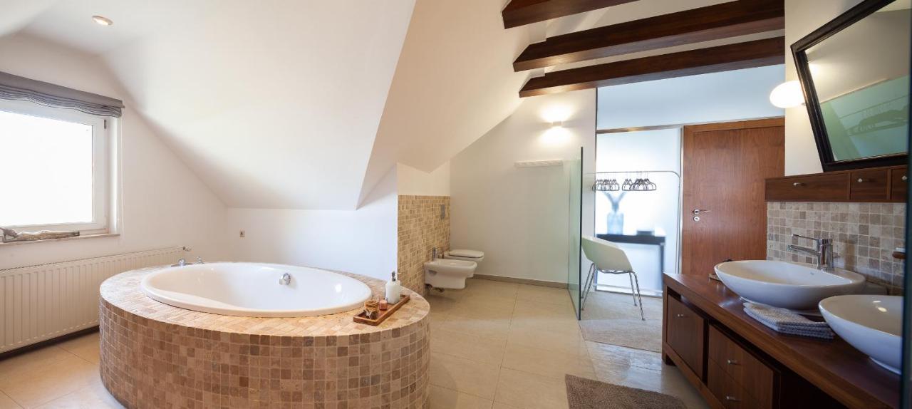 Silver Willow Luxury Apartment Шопрон Екстериор снимка